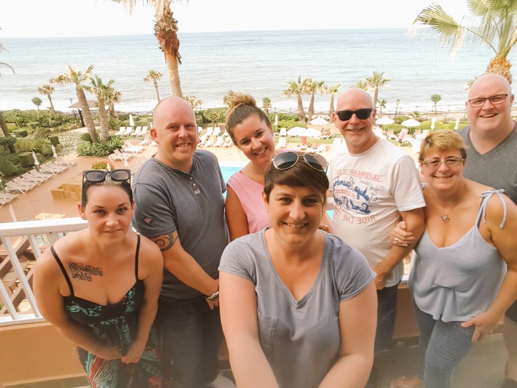 LeanneM_1981's tweet photo. Bye bye Estepona. We have had a blast. Thank you for all the laughs. Thanks again @JamesTCobbler @johnsoncleaners https://t.co/qcfDUXyeE2