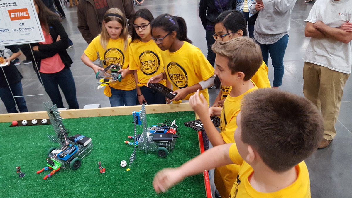 salemswebber's tweet photo. Salem teams working hard #STEMTrifecta2017 @SalemESVB https://t.co/IBS1UHhRct