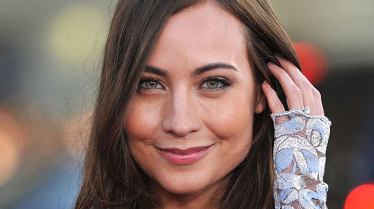 Courtney Ford Legends Of Tomorrow