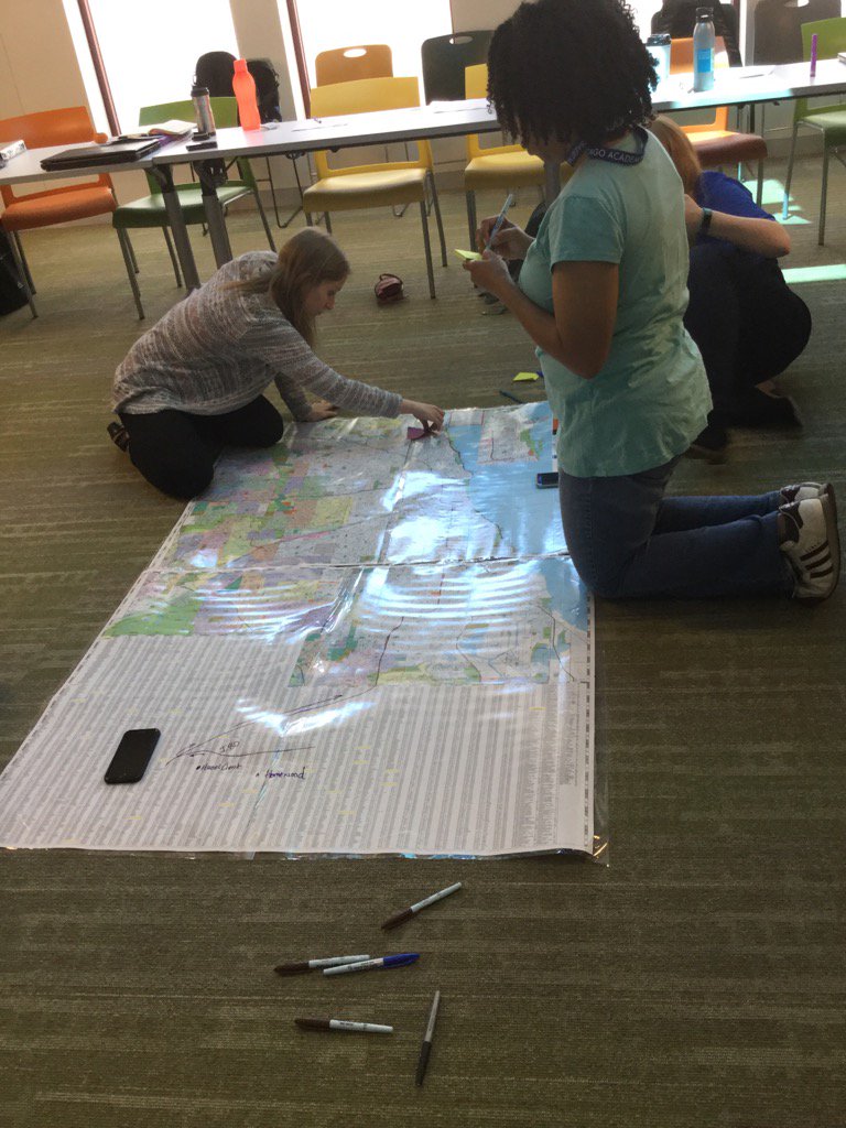 #geoconvos facilitator training begins w/ <a href="/ChicagoMuseum/">ChicagoHistoryMuseum</a> <a href="/lincolnparkzoo/">Lincoln Park Zoo</a> <a href="/ProjExplore/">Project Exploration</a> <a href="/UIC_CollegeofEd/">UIC College of Education</a> <a href="/NatureMuseum/">Peggy Notebaert Nature Museum</a>