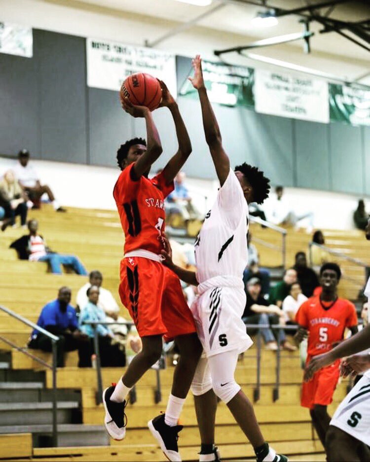 2019 6'2"G Ro Burke(@RomaireBurke) picks up interest from Univ. of Charleston (WV)