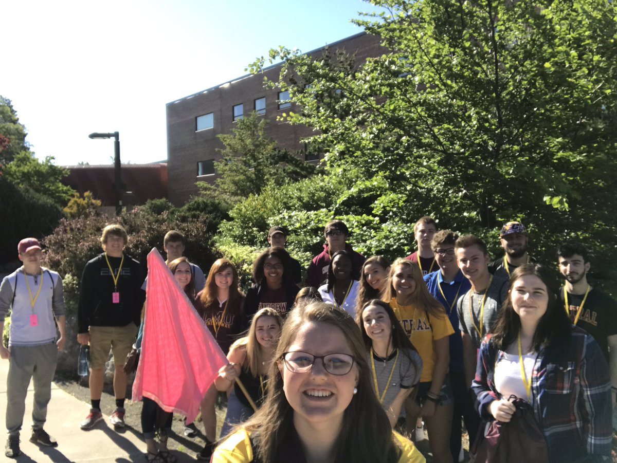 PinkPackCMU's tweet photo. Pink Team is FIRED UP!!! #cmich2021 https://t.co/k6gQhxrh4Q