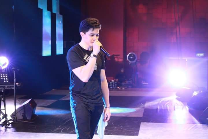 rosiembalasi's tweet photo. Pawisan pero ang gwapo at 🔥 po. 😍

© Happy Events by Deegee 

#ALDUBBetterTogether https://t.co/A86S14rB3T