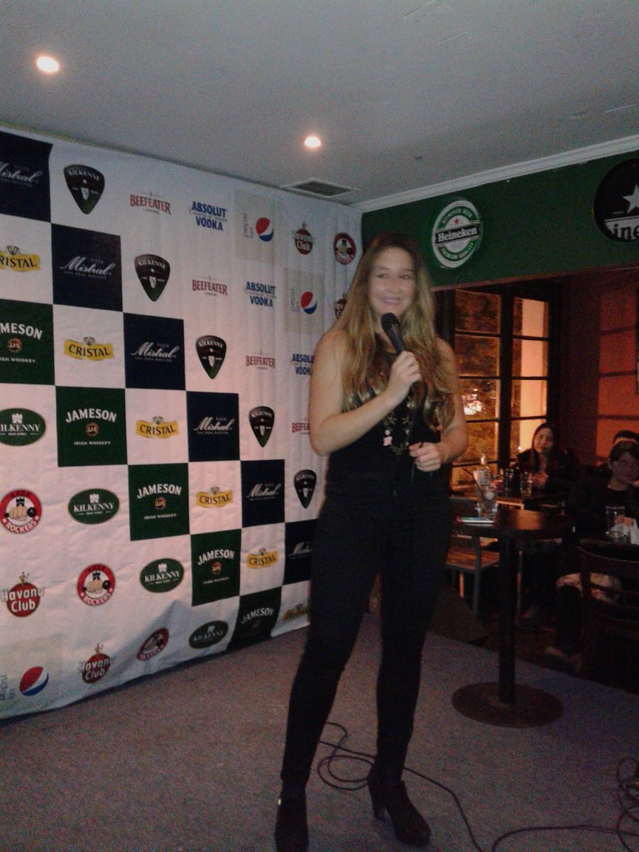 KilkennyStandUp's tweet photo. #humor y celebración con el show de #ValentinaSaini 😀 🎉🎂🎊 #KilkennyBellavista @Show_StandUpChi https://t.co/URFFtaJopT
