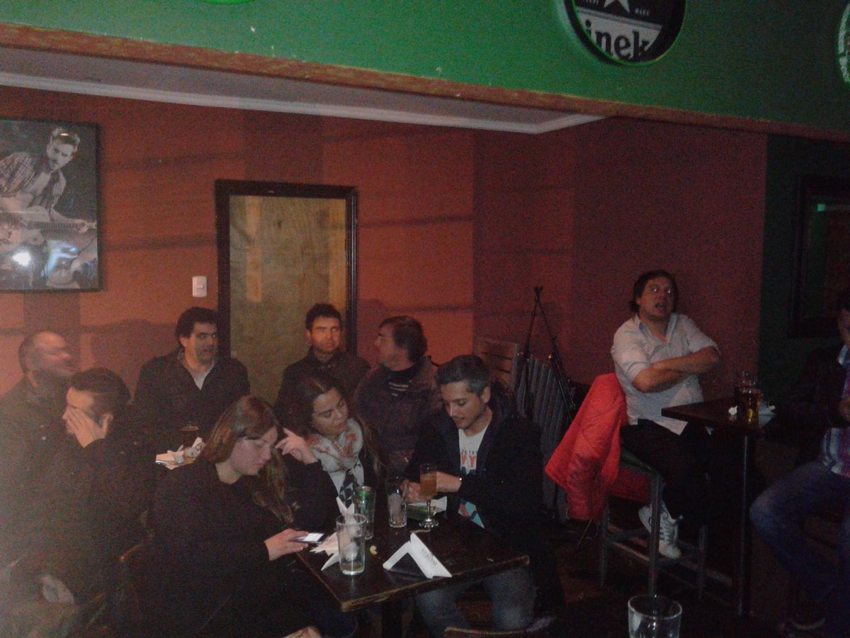 KilkennyStandUp's tweet photo. #humor y celebración con el show de #ValentinaSaini 😀 🎉🎂🎊 #KilkennyBellavista @Show_StandUpChi https://t.co/URFFtaJopT