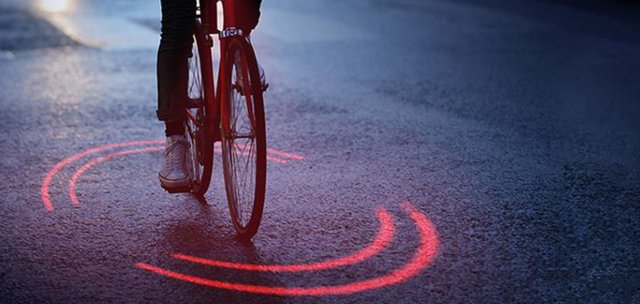 cedlab's tweet photo. RT @creapills: Michelin crée un dispositif qui protège les cyclistes avec un anneau lumineux https://t.co/5i2XEGXnop #employee https://t.co/BNJKu97d7x