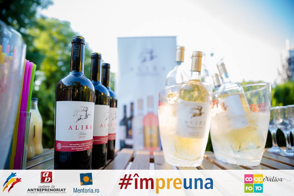 Alira_Vinul's tweet photo. #Împreuna cu #RomanianBusinessLeaders. #Alira #sauvignonblanc #vinalb #tribun #tribun2013 #cabernetsauvignon #merlot #feteascaeagra #aliman https://t.co/h9Ao1bpB9E