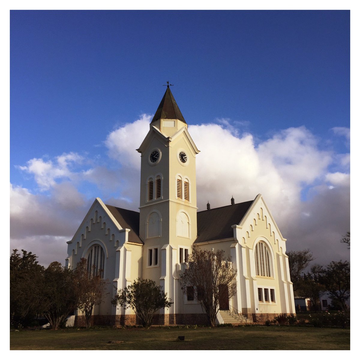 ExpressionsSA's tweet image. Good morning #McGregor I so love this little village! #visitlangeberg #countrylife #meetsouthafrica #karoolife #shotleft