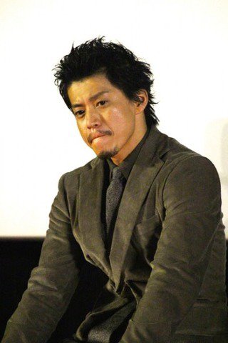 koutarou3's tweet photo. 小栗旬「フジのドラマには二度と出ない」 https://t.co/b7hrsbCblM https://t.co/mpuwXwEJuK