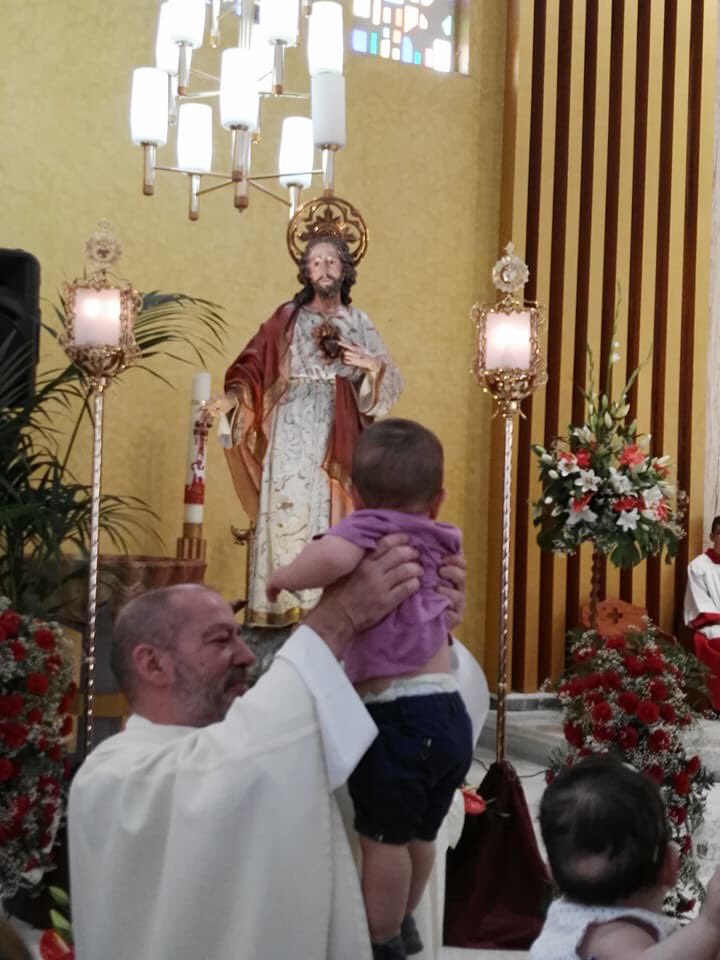 MurciaDevota's tweet photo. Presentación de niños al Sagrado Corazón de Jesús en Casillas (Murcia).

#SagradoCorazónRM 
#MurciaDevota https://t.co/B6c5h8T5GO