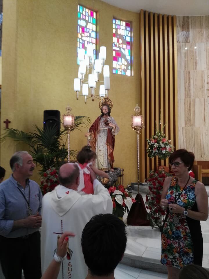 MurciaDevota's tweet photo. Presentación de niños al Sagrado Corazón de Jesús en Casillas (Murcia).

#SagradoCorazónRM 
#MurciaDevota https://t.co/B6c5h8T5GO