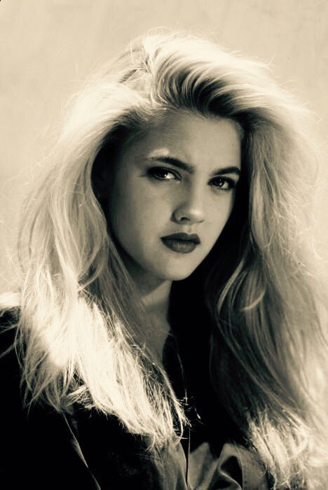 ELAINE RALPH
—
FC: Drew Barrymore
Secret: Adopted
TAKEN