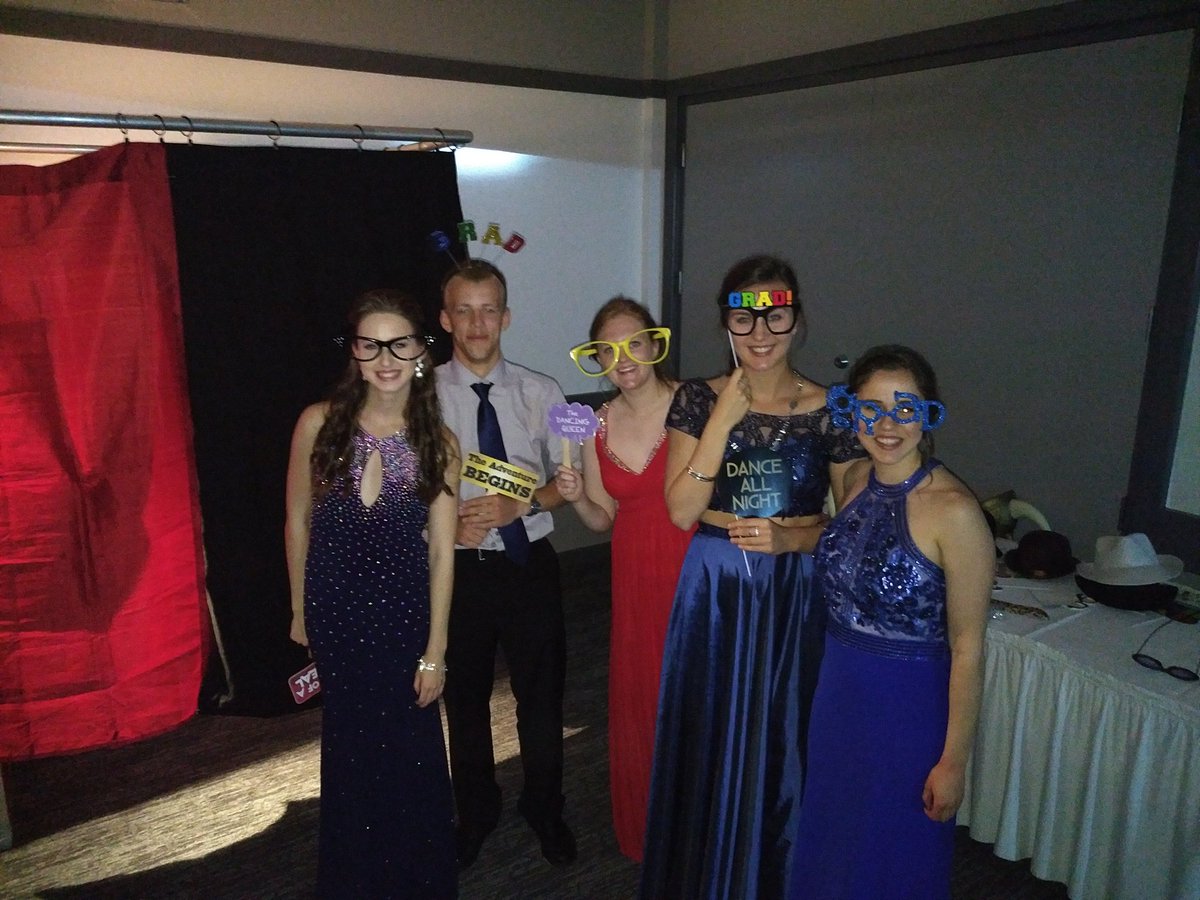 HammarskjoldP's tweet photo. #Hammgrad, #Classof2017, #Photomonkey #Photobooth, https://t.co/okVFEVnyPi