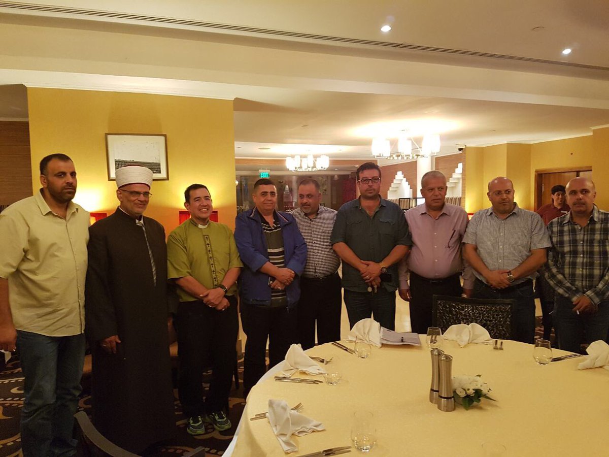 PastorGilbertL's tweet photo. Mendapat Undangan Buka Puasa Bersama dengan Mufti Jerusalem , Syaikh Muhammad Ramadhan Misk; di Ramallah, Palestina https://t.co/Ot9IhZSsUX