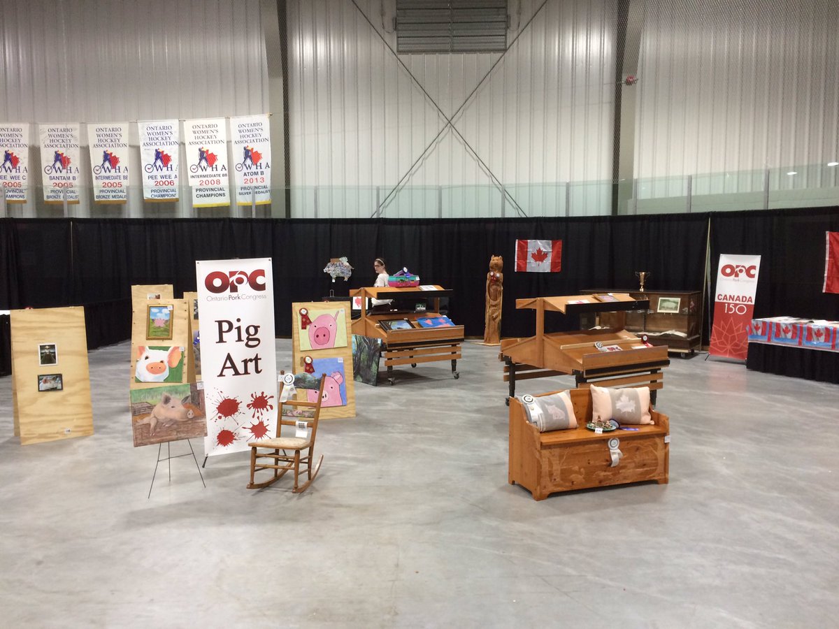 drewdebruyn's tweet photo. Pig art @OntPorkCongress #opc17 who knew we had such artists in our industry. https://t.co/dgCNr0VMZt
