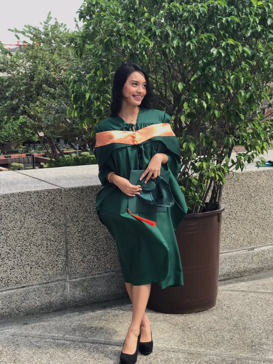 yanadeej's tweet photo. THANK YOU, FEU ππ #feubatch2017 #FEUgrad β¨ https://t.co/jJH4yWEOJN
