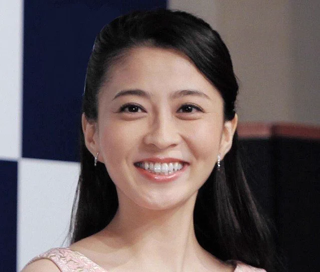 闘病中だった小林麻央さんが死去、早すぎる死にファンも涙するが会見前の報道に怒りの声も