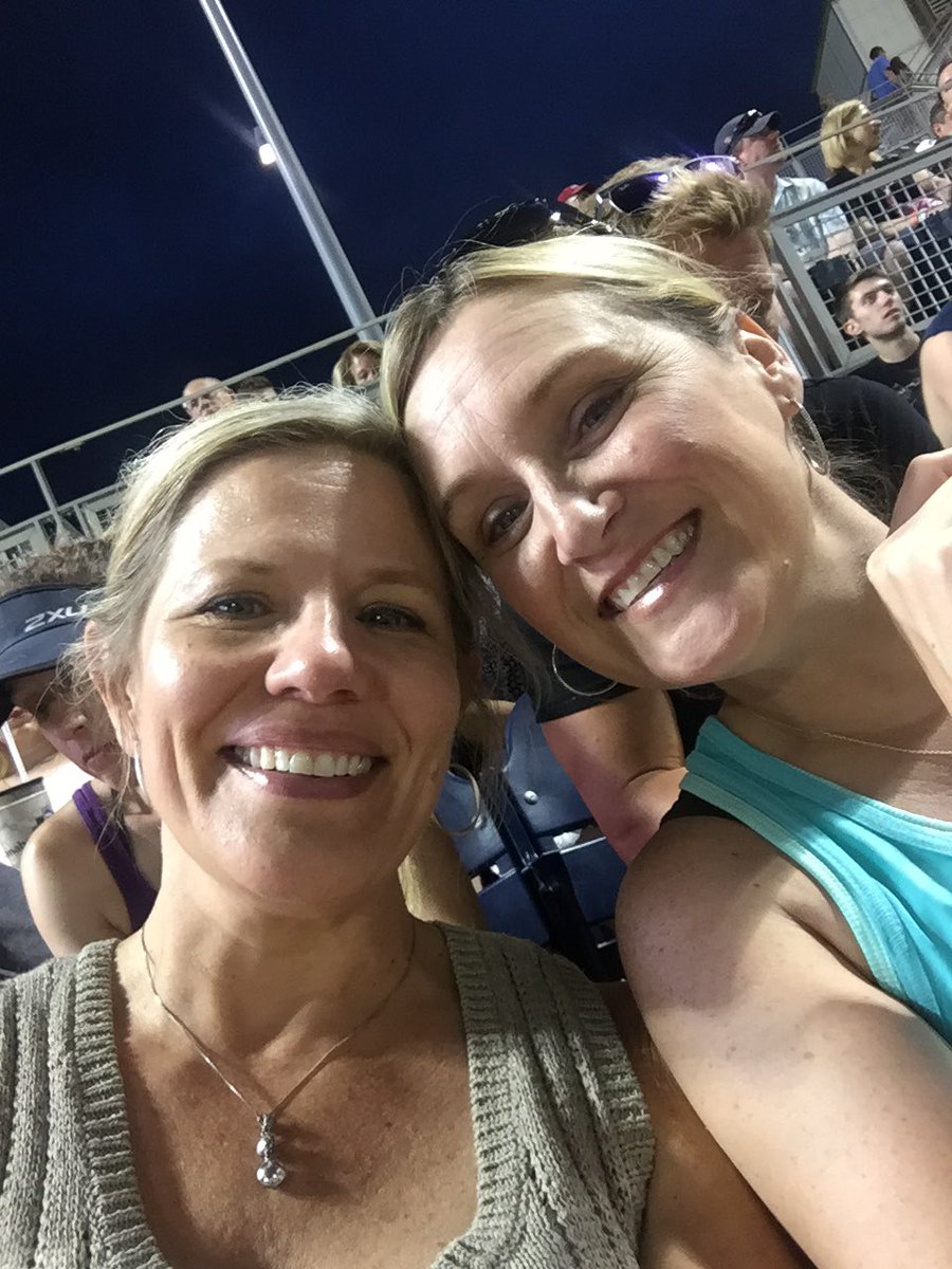 Peck96Peck's tweet photo. #CWS https://t.co/6RRtNtgoil