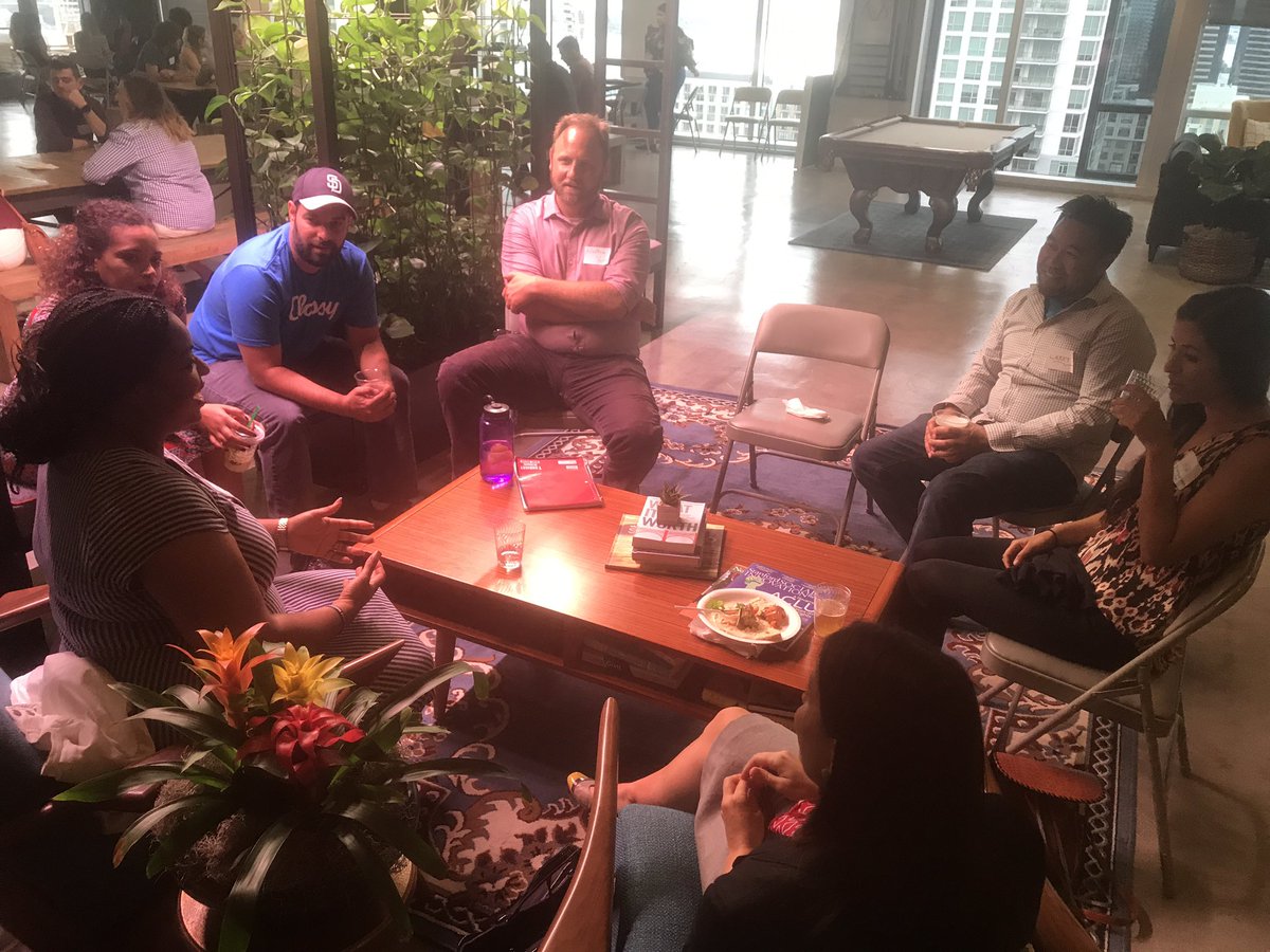 ynpnsandiego's tweet photo. CEO of @CPIsd Kyra Greene shares her knowledge of how 2 level up w/in nonprofit mgmt & win over large teams. #access2experts #YNPNsd #2017 https://t.co/FnESsOoNO0