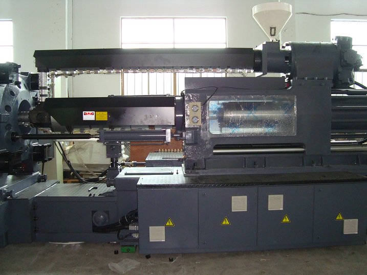shenzhoumac's tweet photo. Jumbo injection molding #machine https://t.co/p8CzhPpKSB