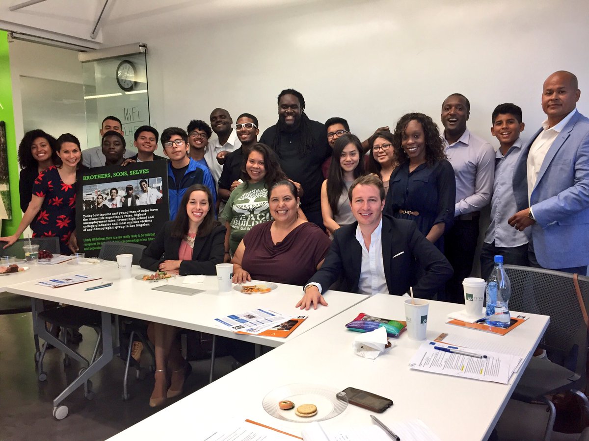 BrosSonsSelves's tweet photo. Thank you #LAUSD Board Members @Monica4LAUSD @KellyGonez &amp; @nickmelvoin for meeting with BSS Leaders to continue improving school climate! https://t.co/zvUfgkgihV