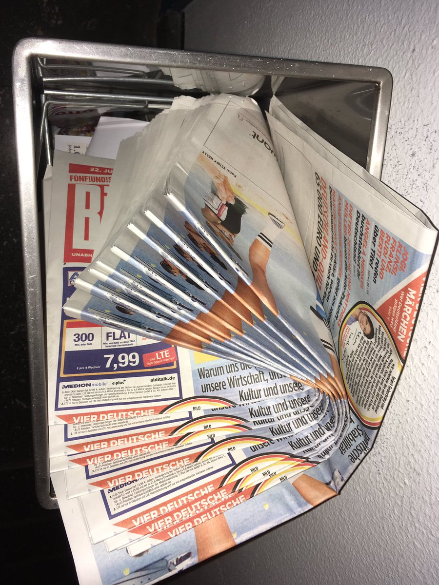 CuloBuster's tweet photo. Der Postbote hat geistesgegenwärtig genau gewusst, wo er die #Gratisbild ablegen muss: https://t.co/OijdzNlY9i