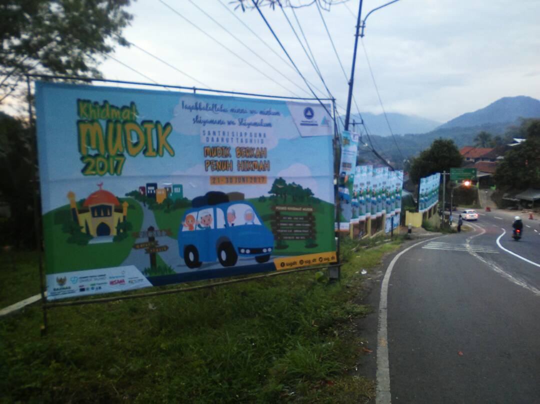 iqlimawati's tweet photo. Ini dia penampakan lokasi posko SSG DT, tepatnya di jalan Cagak Nagreg. Selamat beristirahat di posko kami ! #khidmatmudik2017 #SSGDT https://t.co/li2jCTPtLu