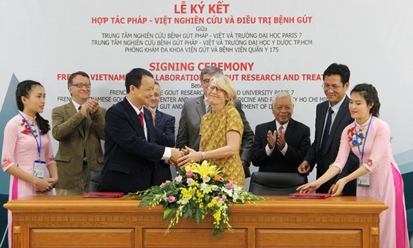 viengut's tweet photo. Sự hợp tác giữa đại học y khoa paris 7 và Trung tâm nghiên cứu bệnh gút pháp việt
https://t.co/ea0Of1uqtj https://t.co/G5d88Ad4cX
