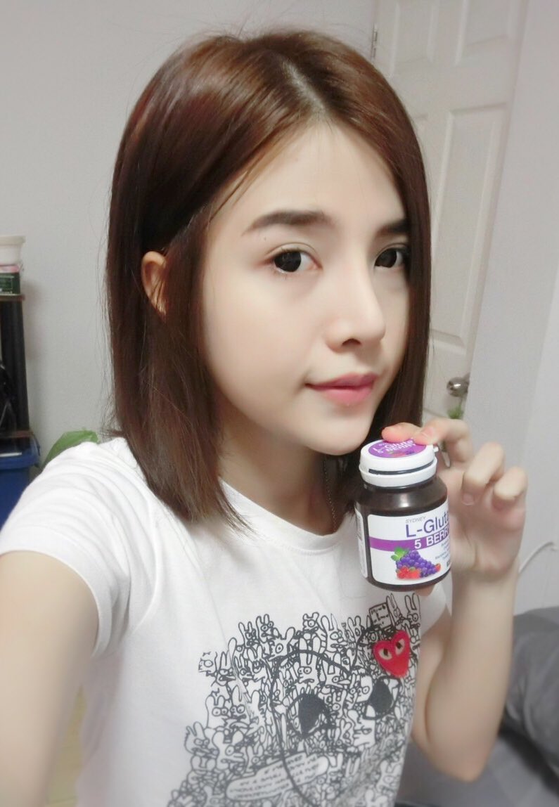 sydney_5berry's tweet photo. ผิวเนียนใส ใครๆก็เลือกทาน #กลูต้าซิดนีย์5เบอร์รี่  ผิวสุขภาพดี สายตาดี ราคาเบาๆ 390 บาท #ใช้ดีบอกต่อ #ถูกและดี #HowtoPerfect #howtobeauty https://t.co/j2D2VQ4arf