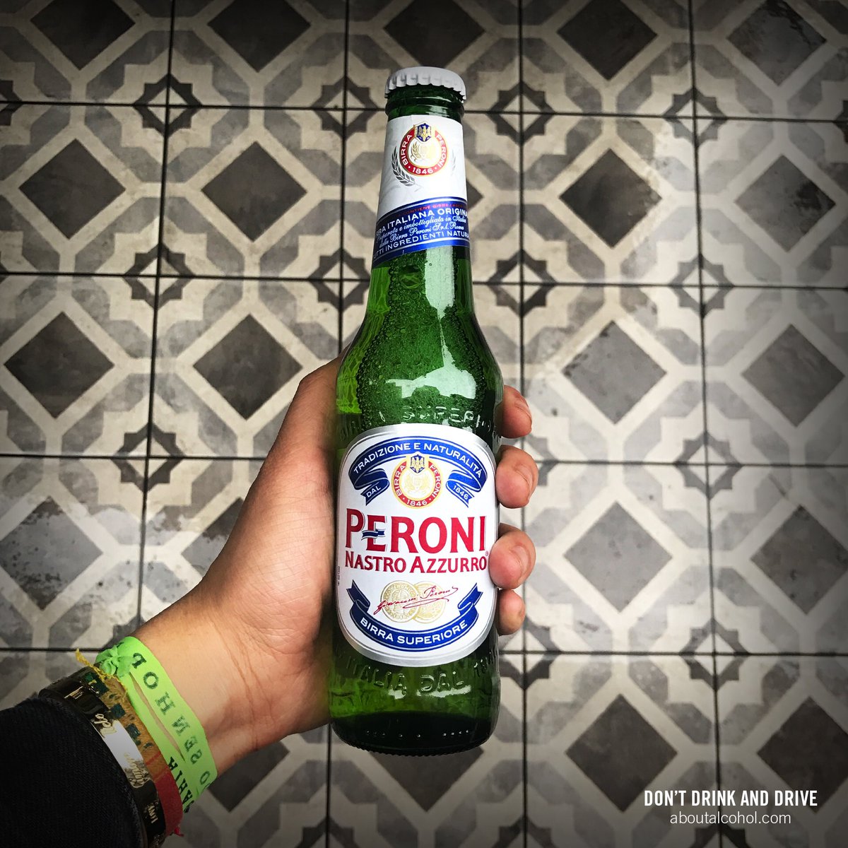 PeroniNZ's tweet photo. Peroni with a side of monochrome #IHaveThisThingWithPeroni https://t.co/tg5E2XdF9O
