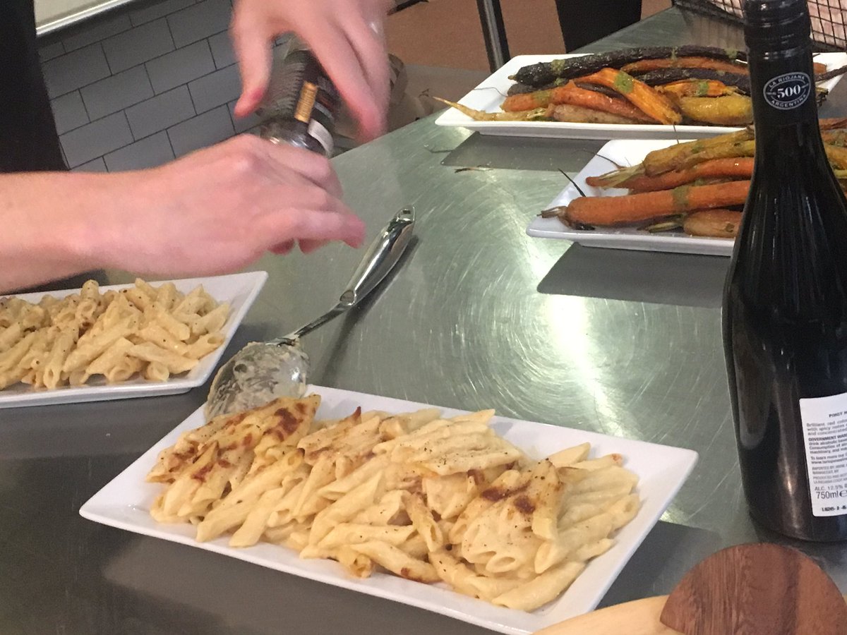 AdventureCkr's tweet photo. Thanks @GiveSafe for a Delicious and eye opening dinner @pike_place #AtriumKitchen great cooking Michael! https://t.co/bh2MaRo8M6