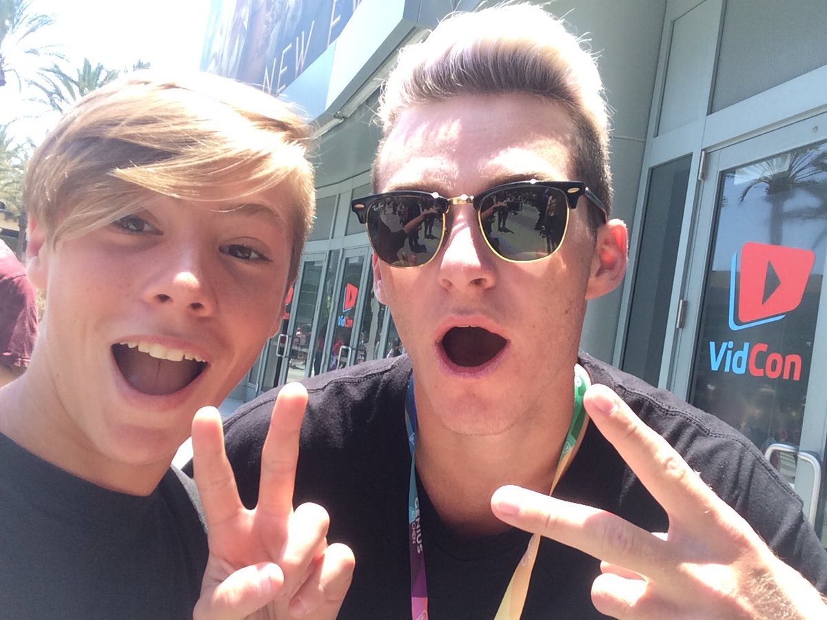 BradyElliott_'s tweet photo. Got to meet one of my favorite YouTubers @dylanhawk_  ! TEMECULA REPRESENT❤️😂 https://t.co/Zb0gUmpEE3