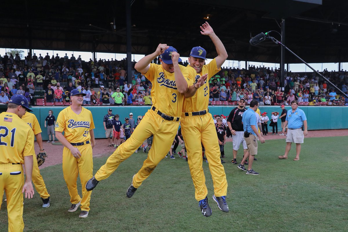 NathanDominitz's tweet photo. Read @DennisKnightSMN coverage of @TheSavBananas win over #FlorenceRedWolves https://t.co/XiRfwWslBq @CPLBaseball #Savannah https://t.co/mbd3gCIjLV