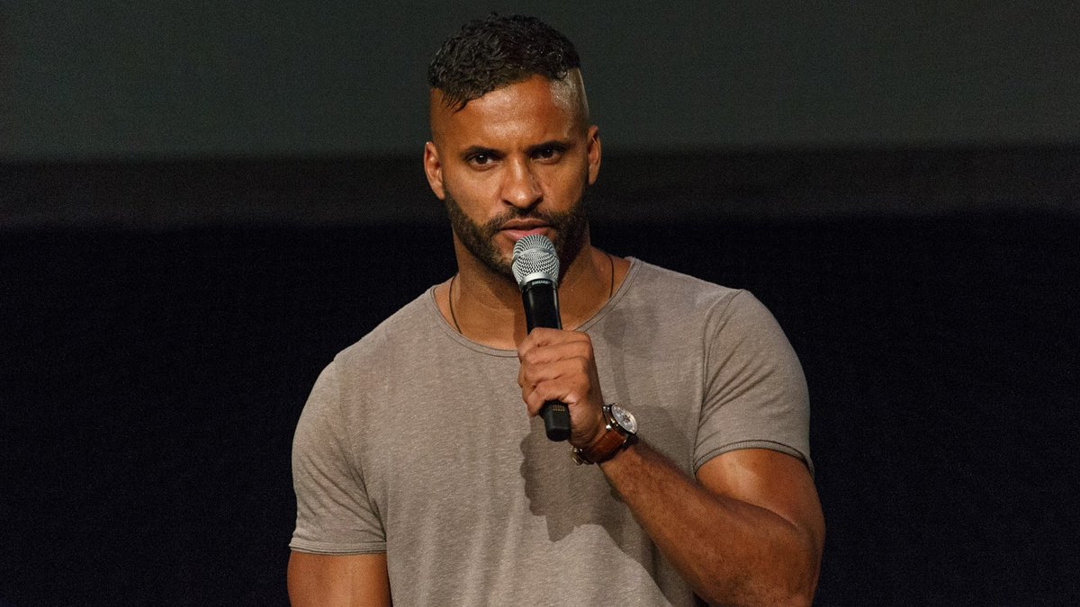 Os_Messiah's tweet photo. @MrRickyWhittle marca presença na Supanova Comic Con &amp; Gaming Expo em Sydney - 17/06/2017 x25... https://t.co/CV3OIxKdWF https://t.co/wfoVM7mGhb