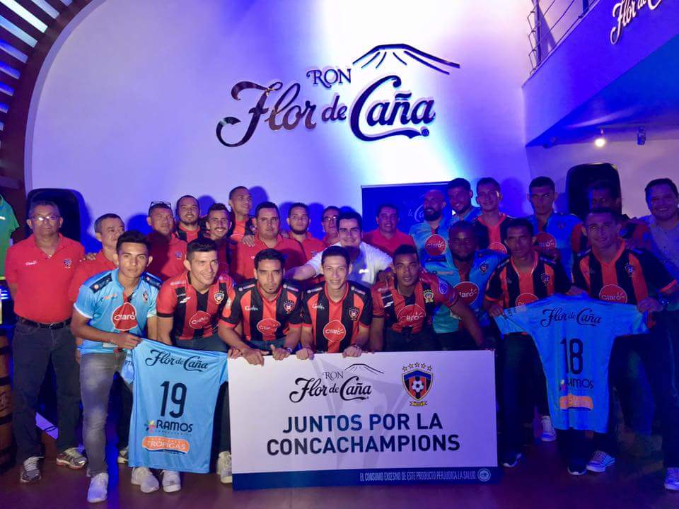 SomosFerretti's tweet photo. Homenaje de nuestro patrocinador @flordecana a nuestros Rojinegros 🔴⚫ Por el pase a la Liga de Campeones de CONCACAF
#CDWF
#SomosFerretti https://t.co/lgNJ0YaGu5