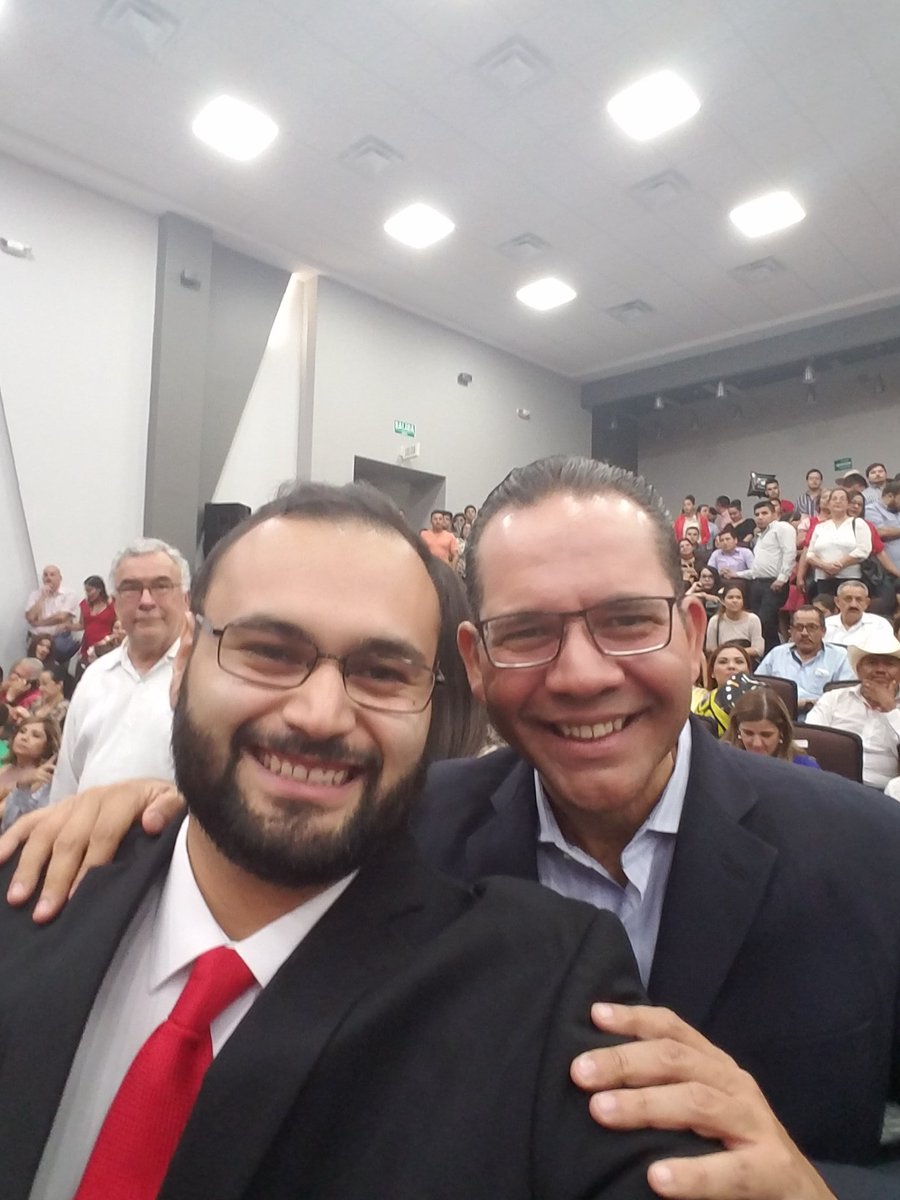 SalvadorNavaN's tweet photo. Una meta más cumplida, muchas memorias, grandes enseñanzas, gratos momentos #4GEEC, gracias @UCristopulos por acompañarnos en esta noche https://t.co/KVWfmMOOjr