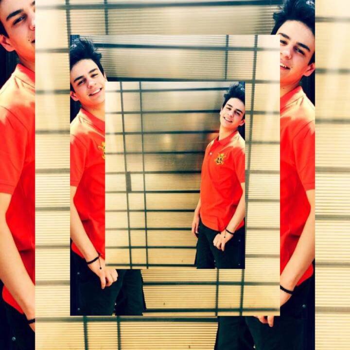 OMG! You have to see this. #BIGOLIVE.  
web.live.bigo.sg/2223013631_139…