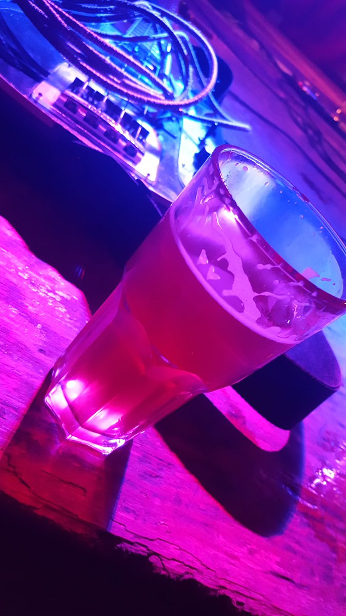 Hey <a href="/phillipsbeer/">Phillips Beer</a> and hey <a href="/TheCobalt_van/">The Cobalt</a> ... my #dinosour has two hearts