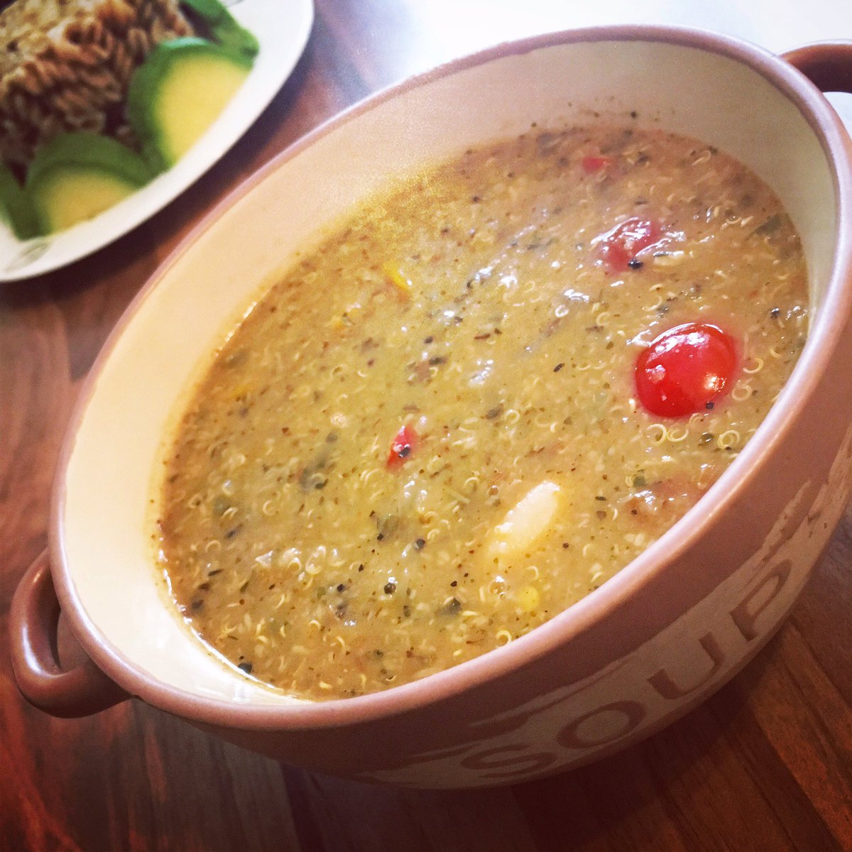 AmeliasKitchen's tweet photo. DOUPS - (quinoa & butter beans soup) ain't nothing like a bowl of DOUPS to start the day, can u feel the activation ๐ #DrOptimal https://t.co/OKfT15Ug2z
