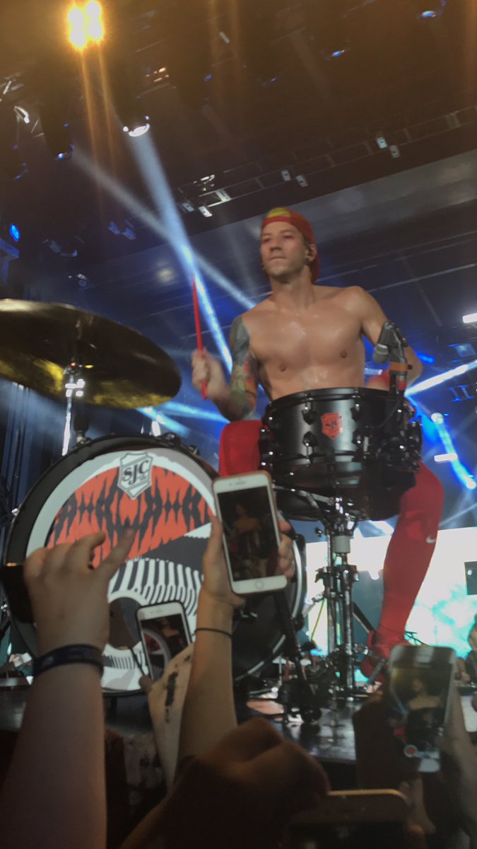1stepforliv's tweet photo. that was definitely a night to remember! thank you @joshuadun for banging those drums and @tylerrjoseph for singing those tunes! #TDCexpress https://t.co/SR3Dwl2J9a