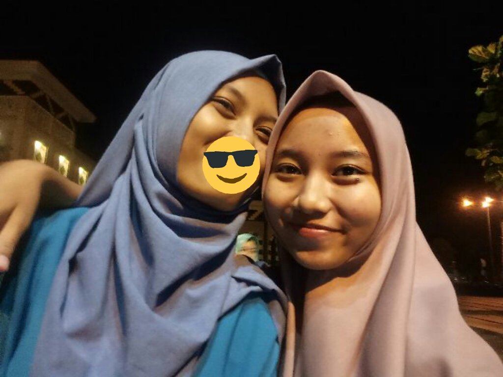 windi_oktv's tweet photo. temen yang selalu benerin lipstik sma bedak 😄😄, gak milih°° tmn pokoknya baik deh. smga di smster 3 bisa ktmu lagi iyaa 1 klas lgi ttep akur https://t.co/omfJ5ueN80