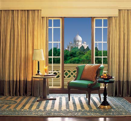 OberoiHotels's tweet photo. Leave the rush of the city behind and enjoy unparalleled views of the Taj Mahal from your room. Book a Perfect Escape @OberoiAmarvilas. https://t.co/v7SAlIstto