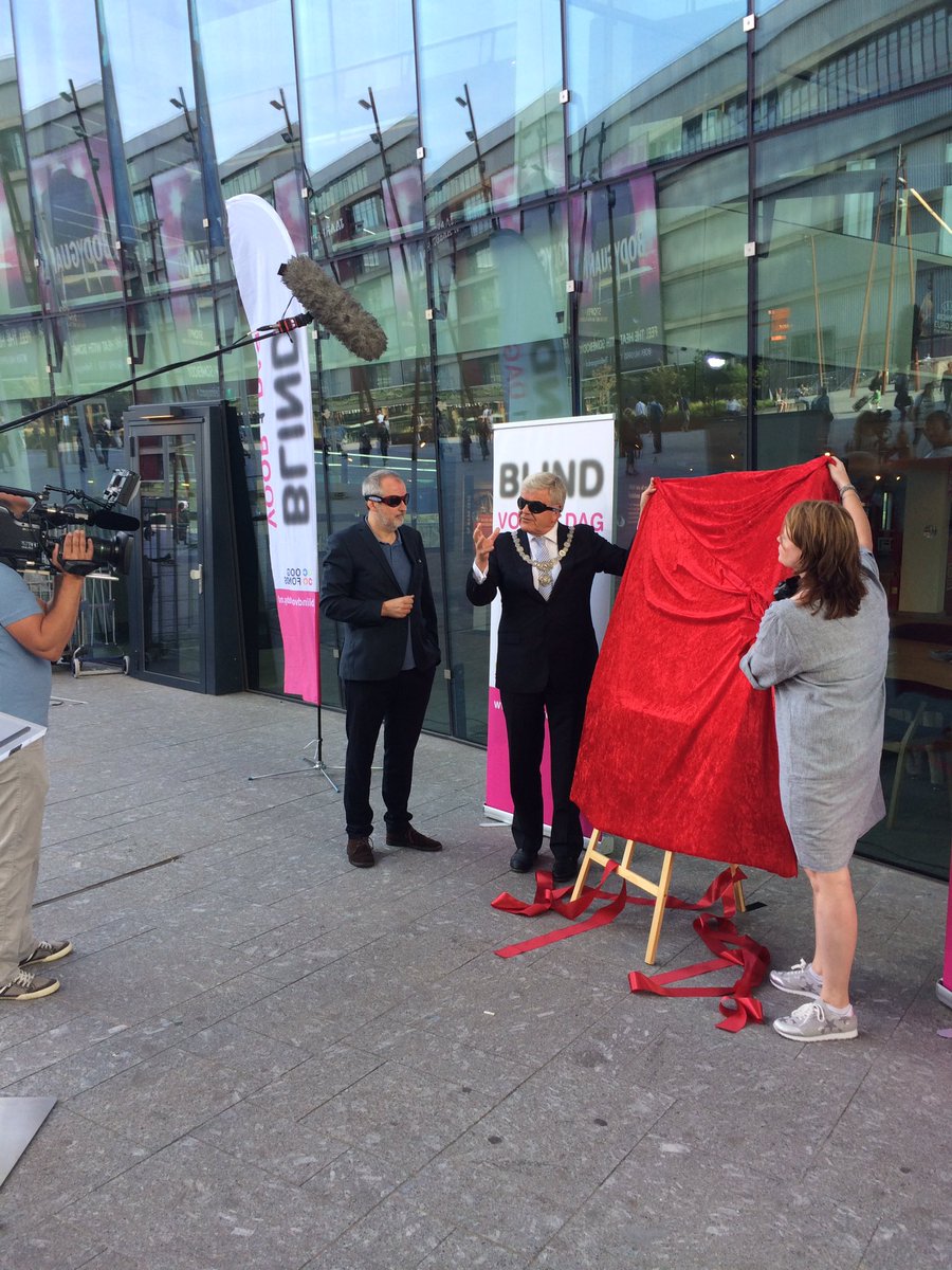 De opening van Blind voor 1 dag is in volle gang! Volg het NU live op facebook.com/blindvooreendag