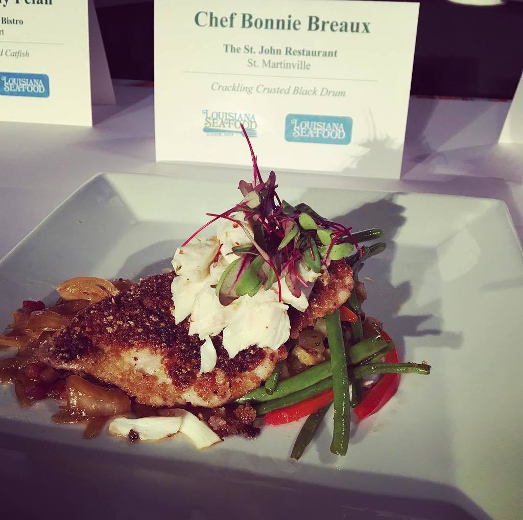 The winning dish from Chef Bonnie Breaux!! Congrats to all. We have a new queen of #LouisianaSeafood! #lasco17 ift.tt/2rTHBXs