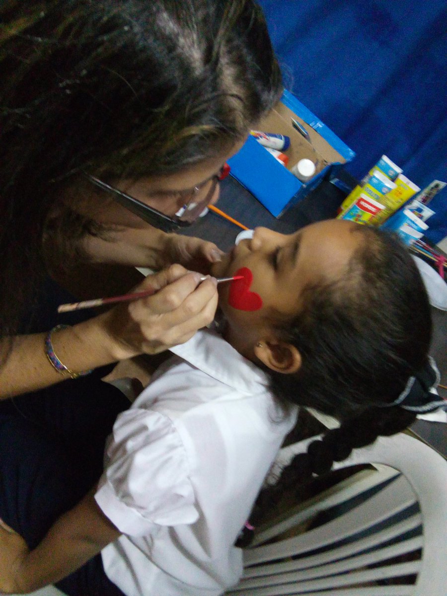 Ejap1973's tweet photo. Festejando la Semana Aniversaria y la Semana de Educacion Primaria PINTA CARITAS  @EducaMiranda #Primaria2017 #RMetropolitana https://t.co/8YAYovO7j1