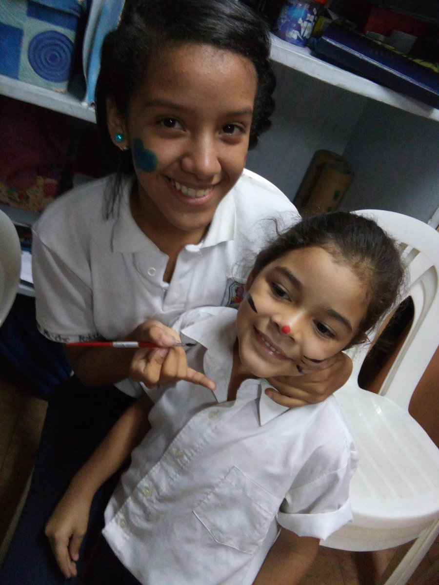 Ejap1973's tweet photo. Festejando la Semana Aniversaria y la Semana de Educacion Primaria PINTA CARITAS  @EducaMiranda #Primaria2017 #RMetropolitana https://t.co/8YAYovO7j1