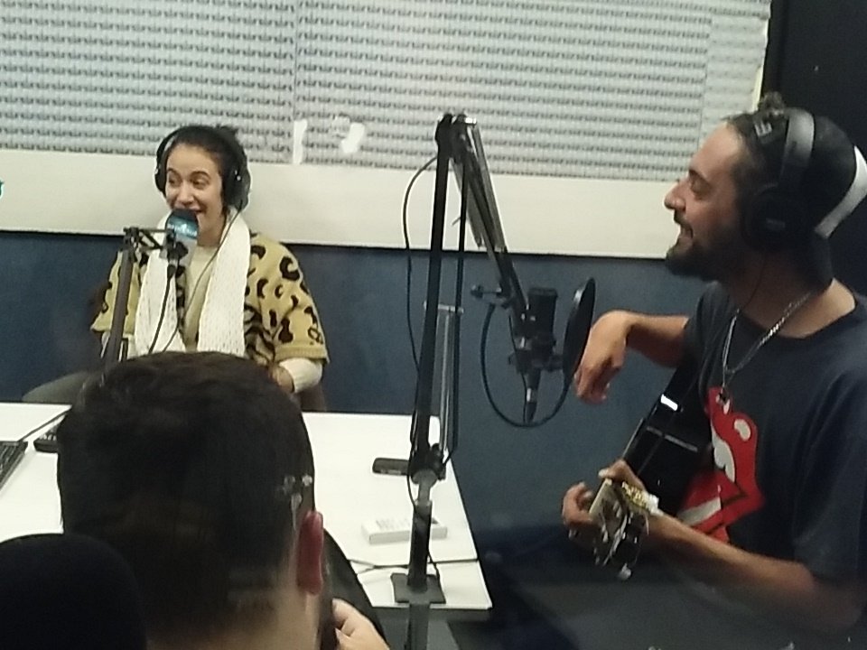 radioloquede's tweet photo. Seguimos compis amigos de @LOCOSNACIMIENTO #acustico #Programa150 https://t.co/aewNwiOsxU