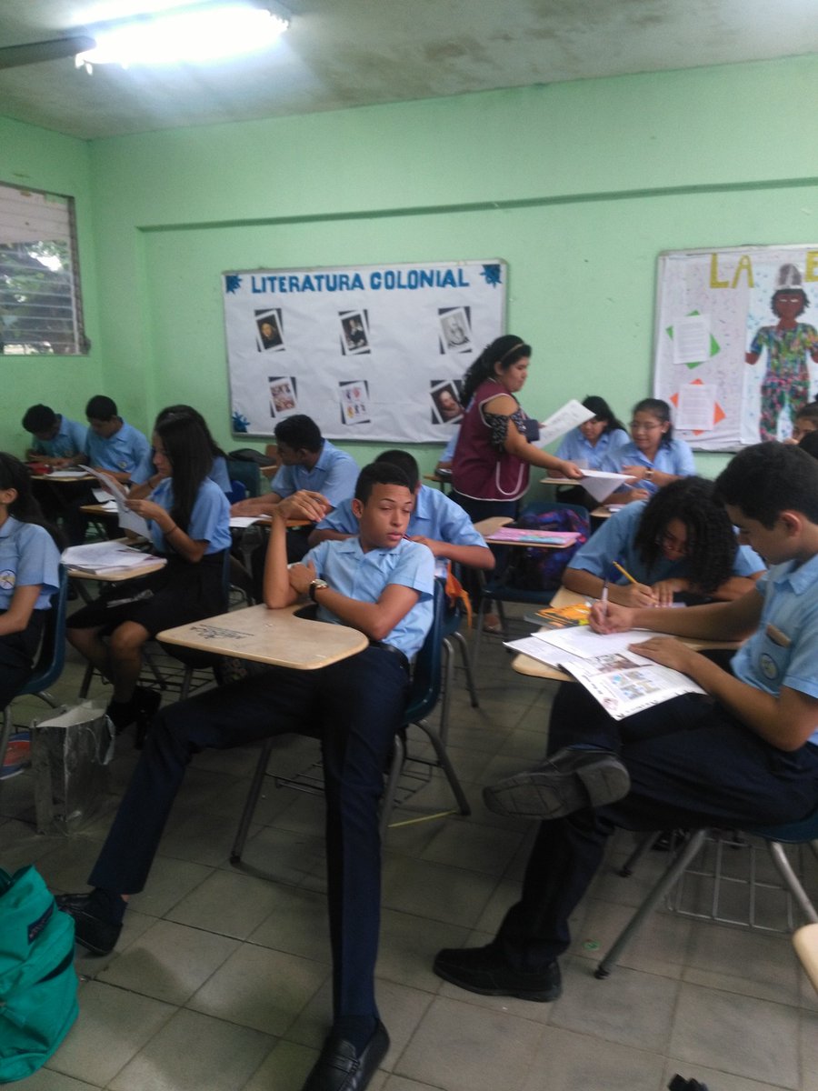LeosDelDorado's tweet photo. Charla de orientación sobre la escogencia de bachilleres https://t.co/fDKZHlDozX