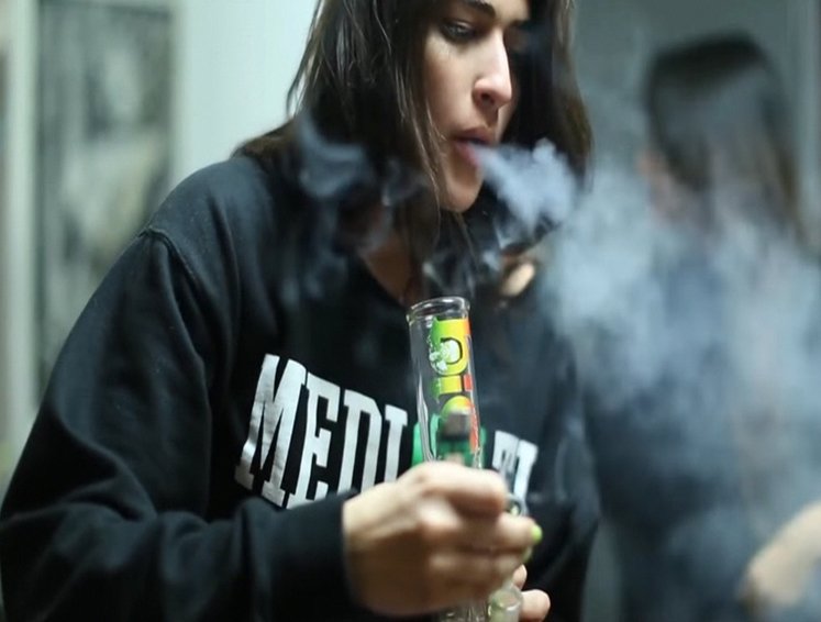 ChocolateThai's tweet image. facebook.com/weed.nation/  #pothauler #MMJ #marijuana #medicalmarijuana#potprincess #stonerbabe