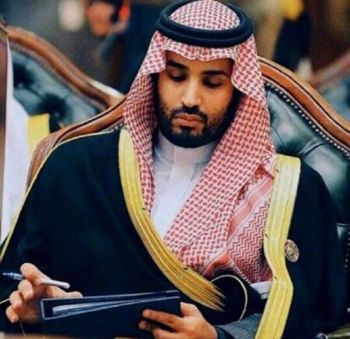 ALMRISEUL's tweet photo. الله بنفع به بلاد الحرمين الشريفين و يكون كل ما يقوم به في خدمة الدين و الأمة الاسلامية 
 #ابايع_محمد_بن_سلمان_وليا_للعهد
.
. https://t.co/5tBaHH9VGU